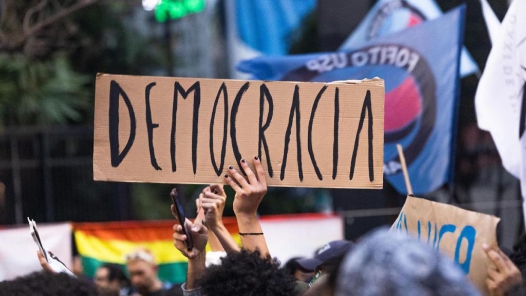 Os desafios da democracia brasileira no século XXI