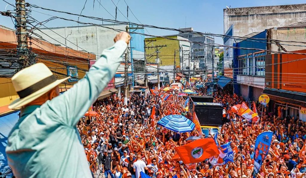 AS CINZAS E AS CHAMAS: DA OFENSIVA POLÍTICA À OFENSIVA ECONÔMICA 